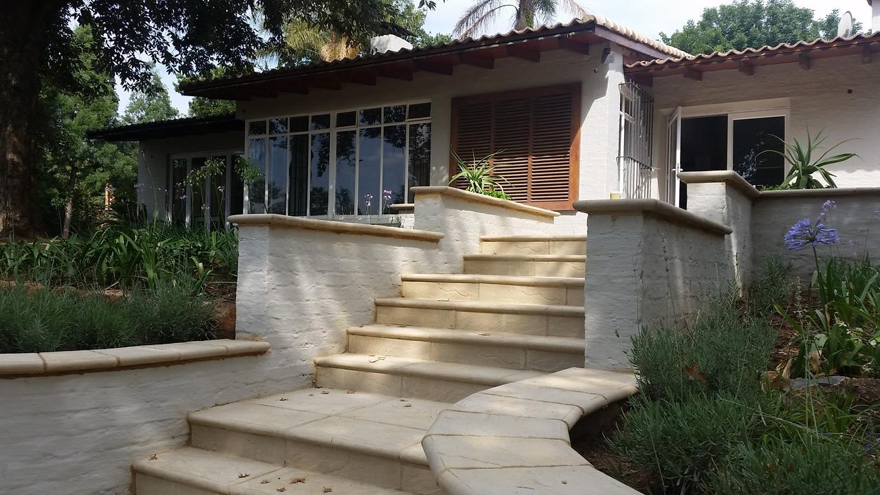 Amberhall Guesthouse Johannesburg Exterior photo